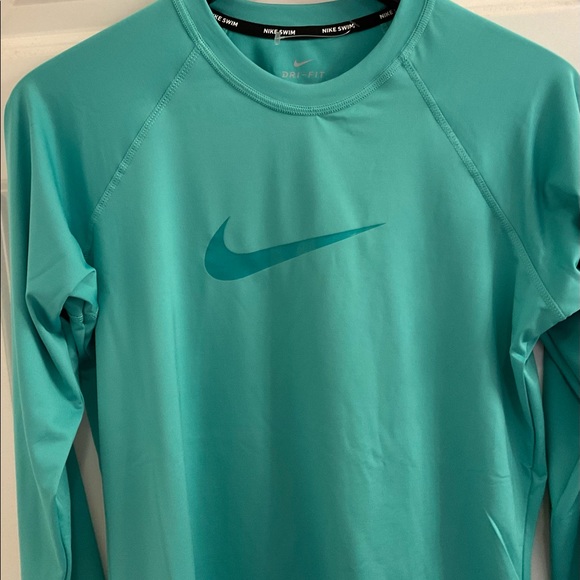 Nike Swim Long Sleeve Rush Guard Top - NWT - Size Large - Picture 4 of 10
